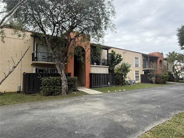 $259,000 | 10822 North Kendall Drive, Unit S23, Miami, FL 33176