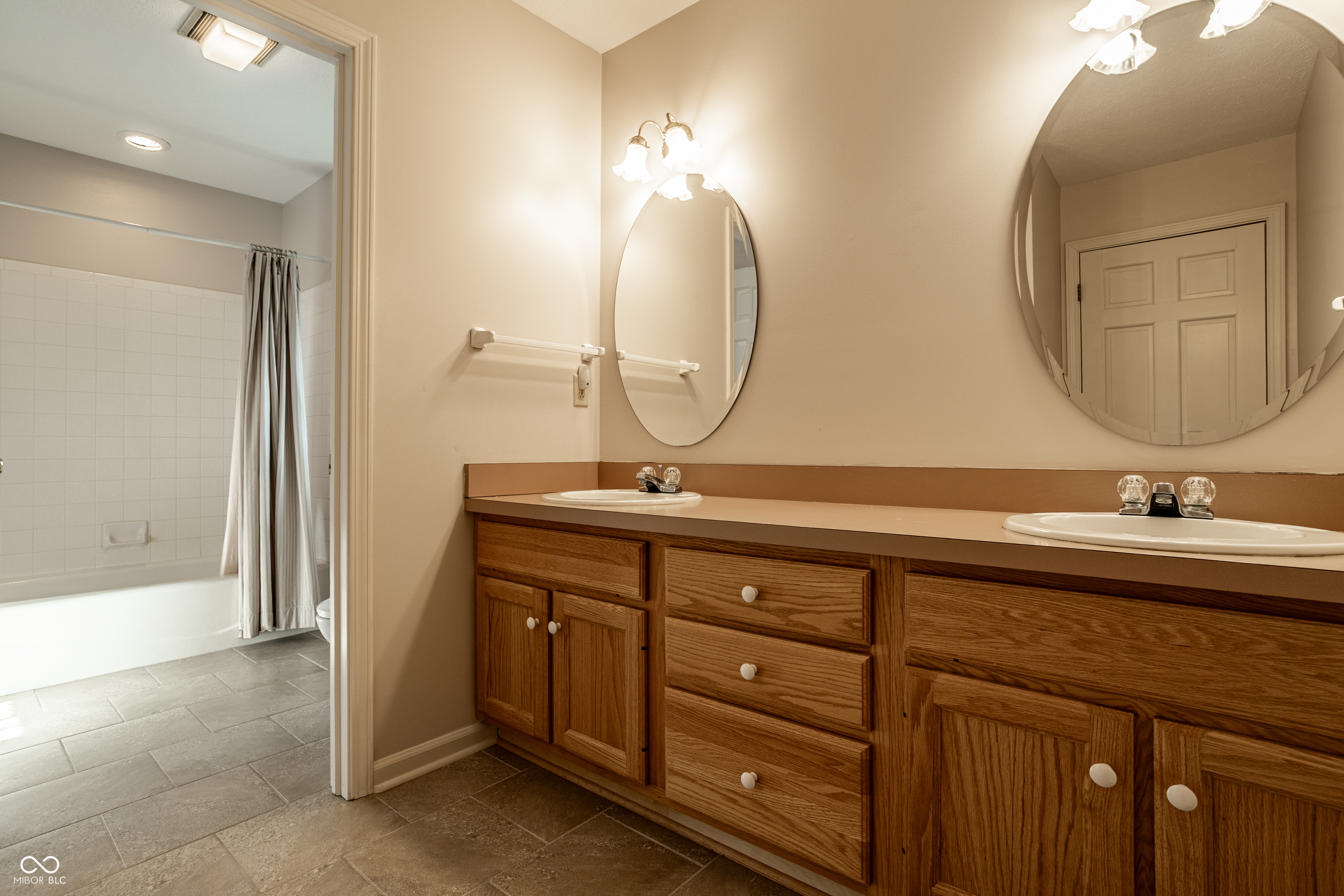 4966 Riley Mews Carmel, IN 46033 - Photo 41 of 59 Gallery Image 41