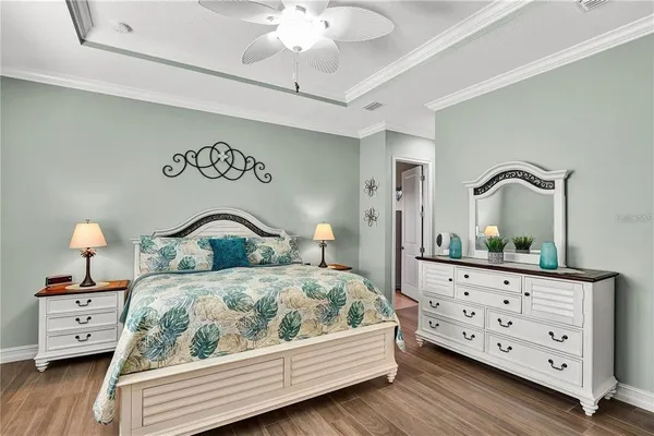 $924,000 | 5497 56th Court East, Bradenton, FL 34203