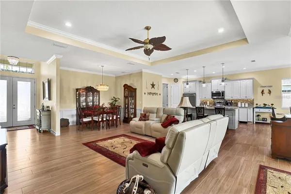 $924,000 | 5497 56th Court East, Bradenton, FL 34203