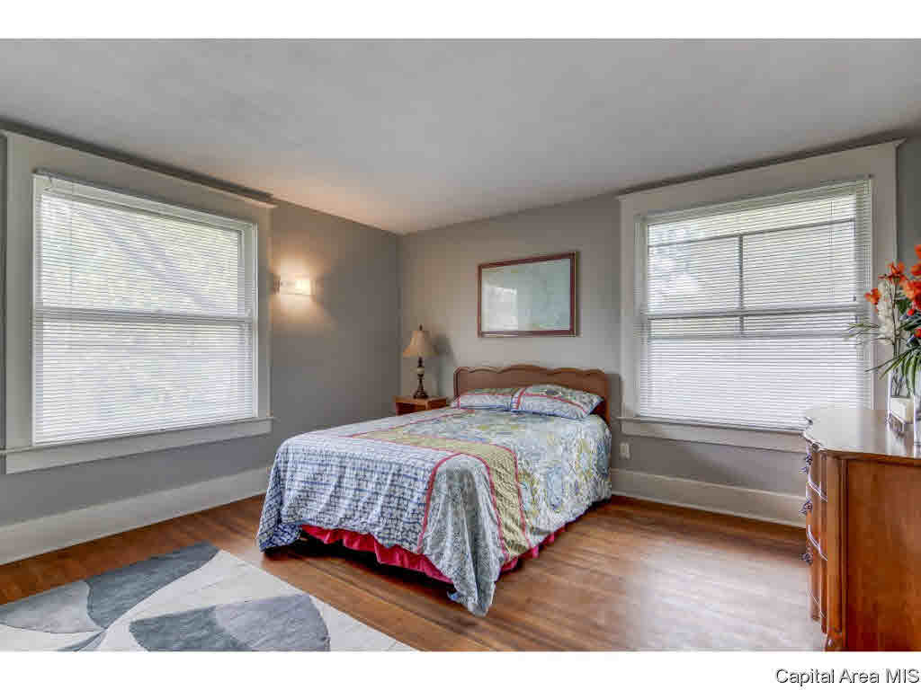 1033 South Walnut Street Springfield, IL 62704 - Photo 12 of 36