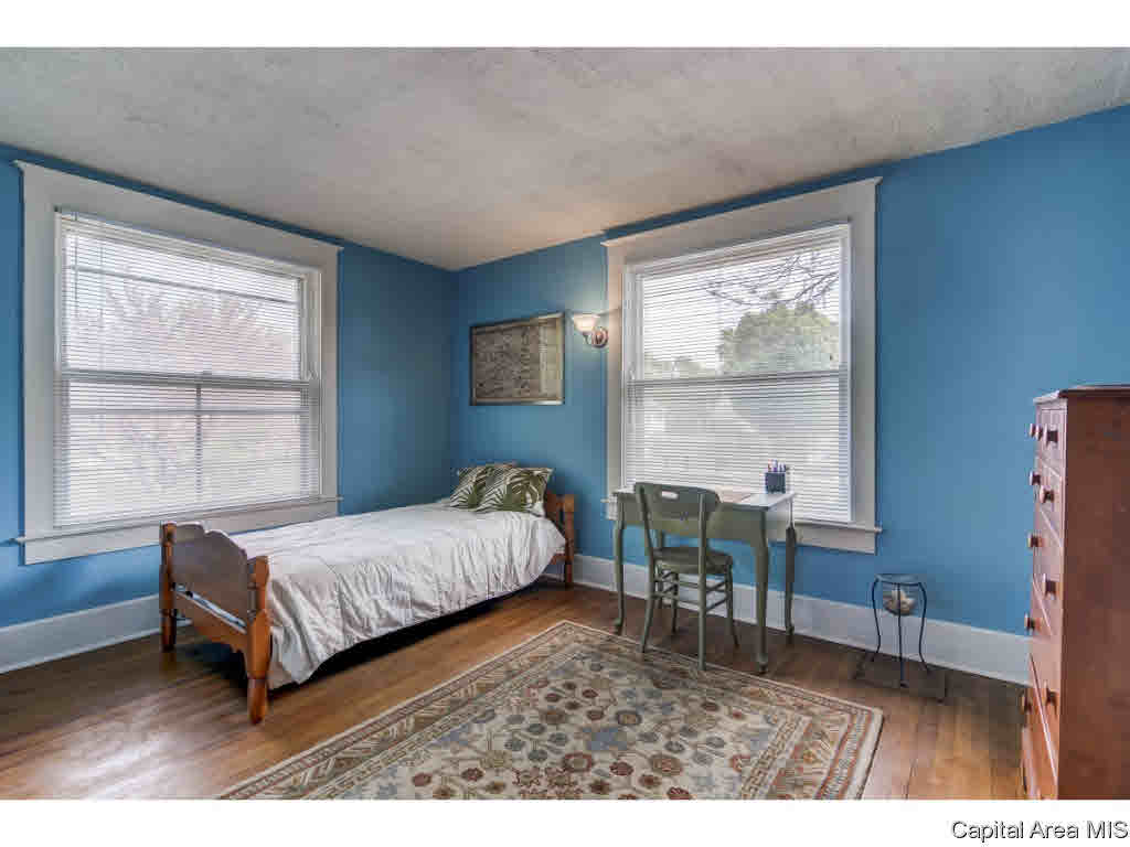 1033 South Walnut Street Springfield, IL 62704 - Photo 10 of 36