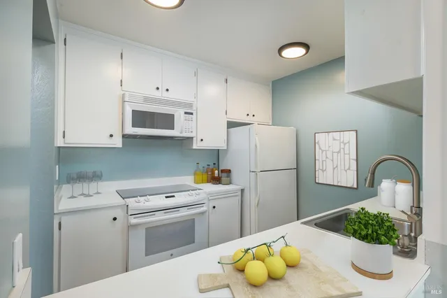 $3,500 | 45 Harbor Oak Drive, Unit 22, Tiburon, CA 94920