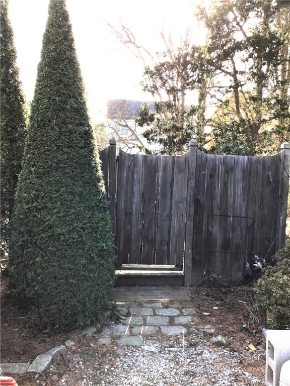 86 Elm Road Charlestown, RI 02813 - Photo 3 of 27