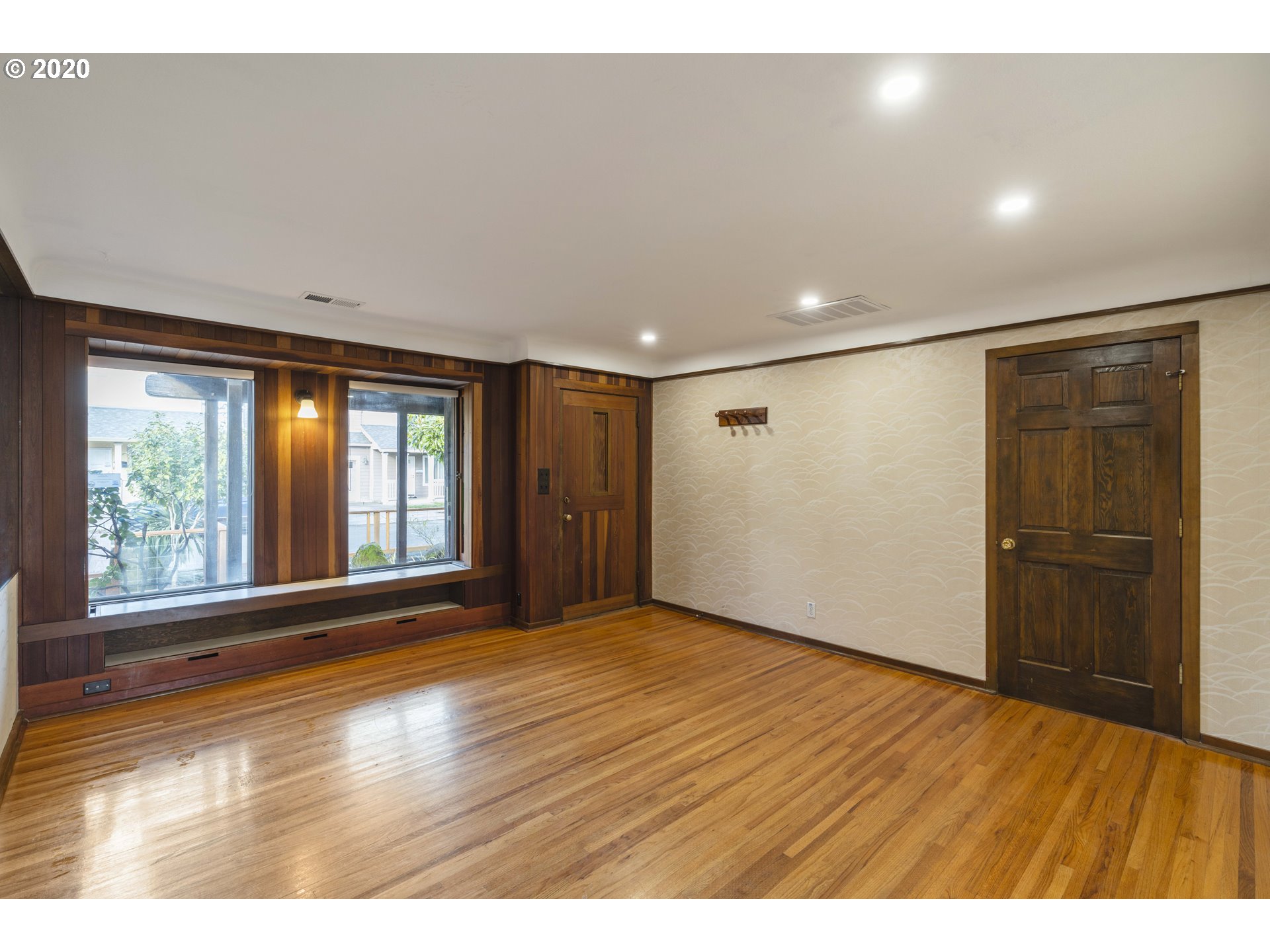 7222 Southeast Rural Street Portland, OR 97206 - Photo 4 of 30 Gallery Image 4