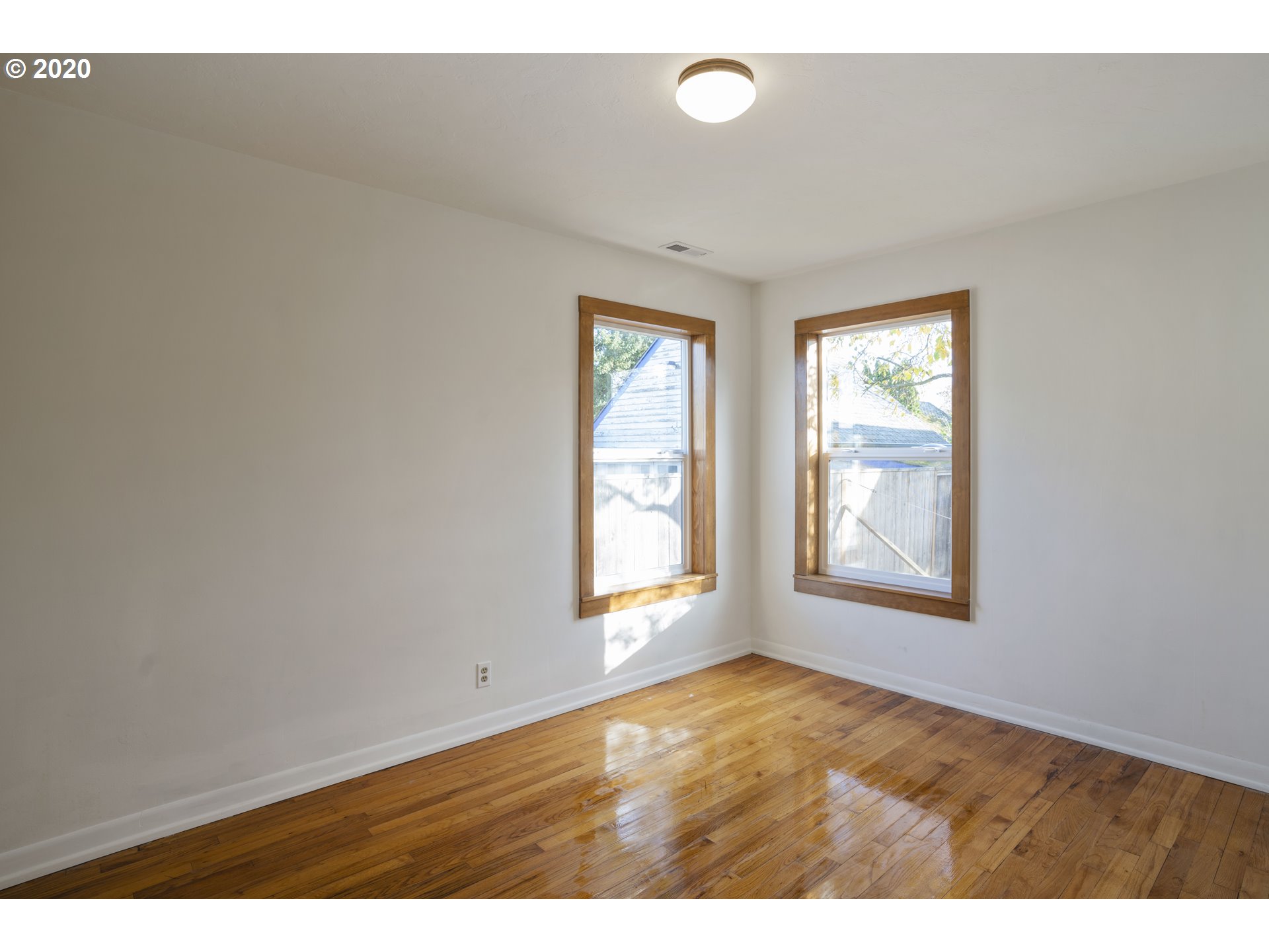 7222 Southeast Rural Street Portland, OR 97206 - Photo 8 of 30 Gallery Image 8
