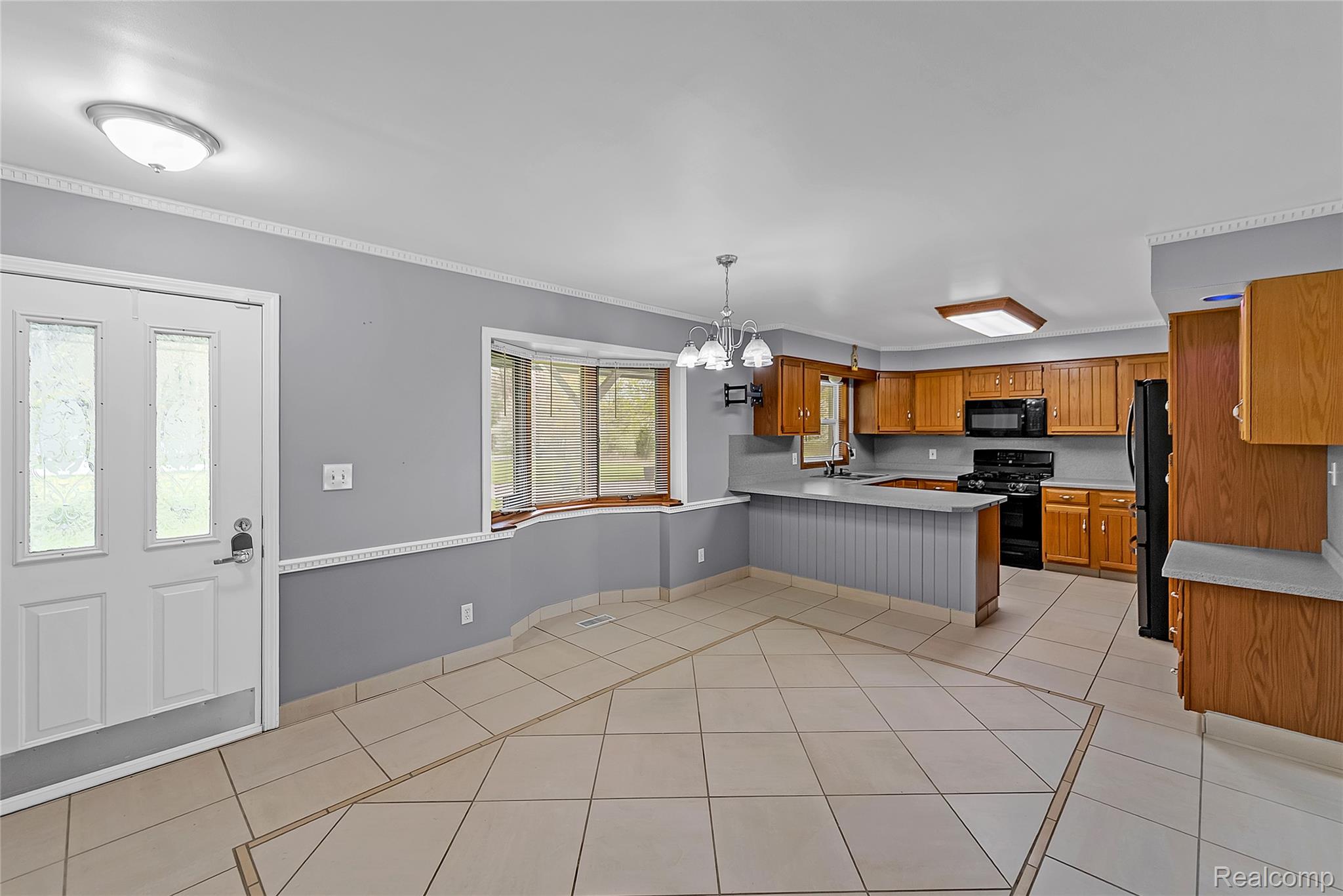 1081 South Gale Road Davison, MI 48423 - Photo 7 of 43