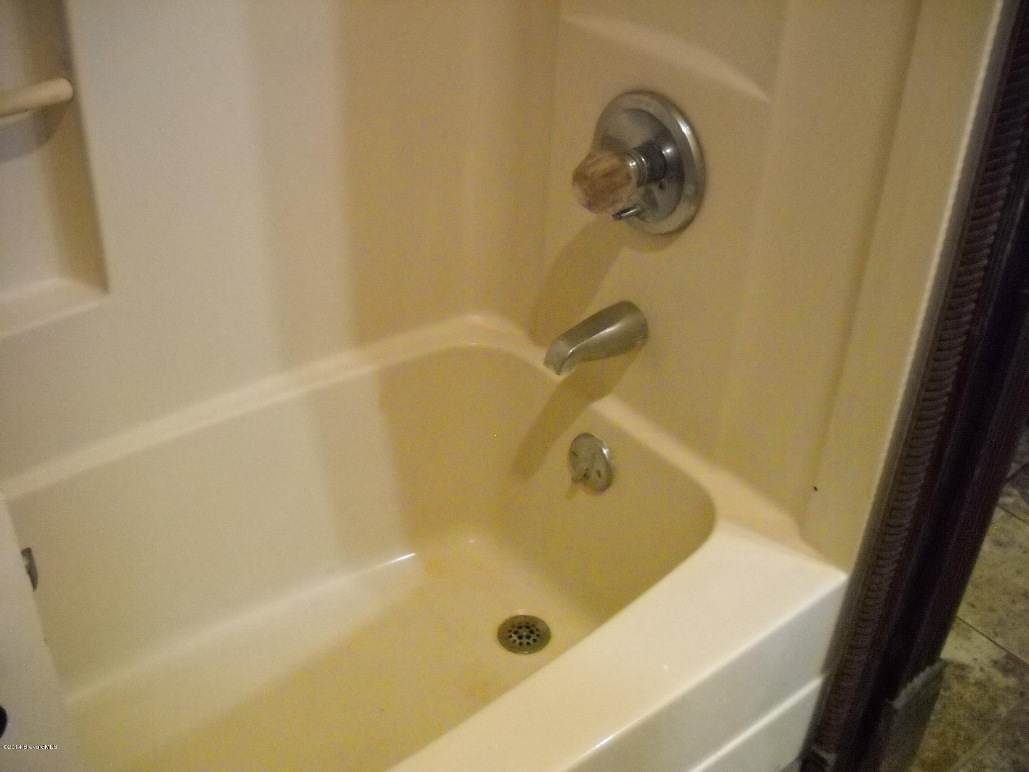 6498 Hunt Road Cocoa, FL 32927 - Photo 13 of 15 Guest bathroom tub view