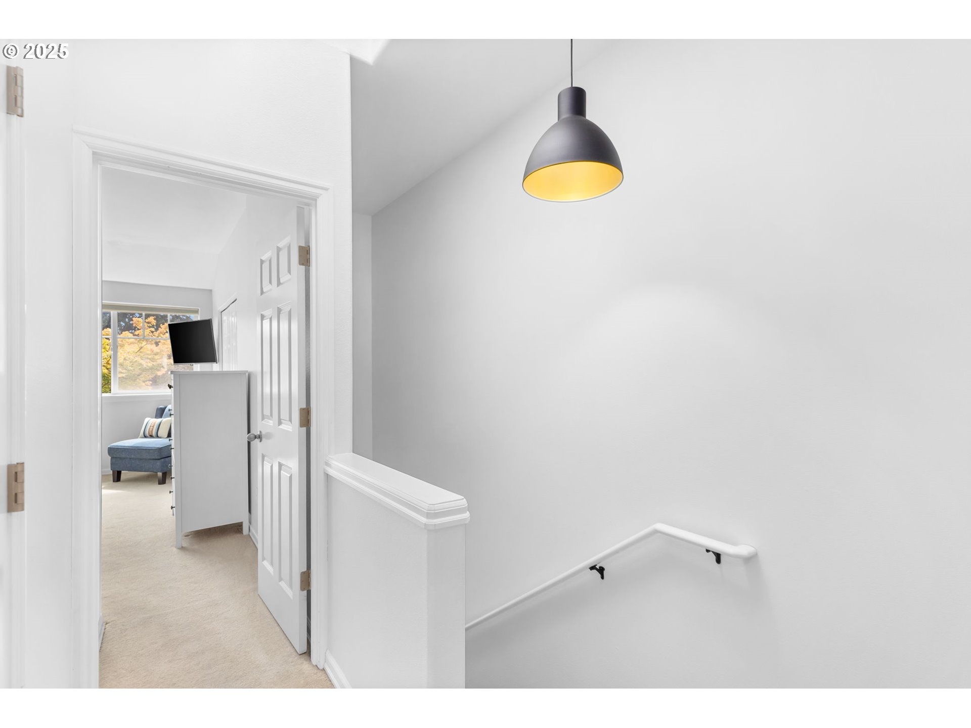 436 5th Street Lake Oswego, OR 97034 - Photo 12 of 35 a view of small space with wooden floor