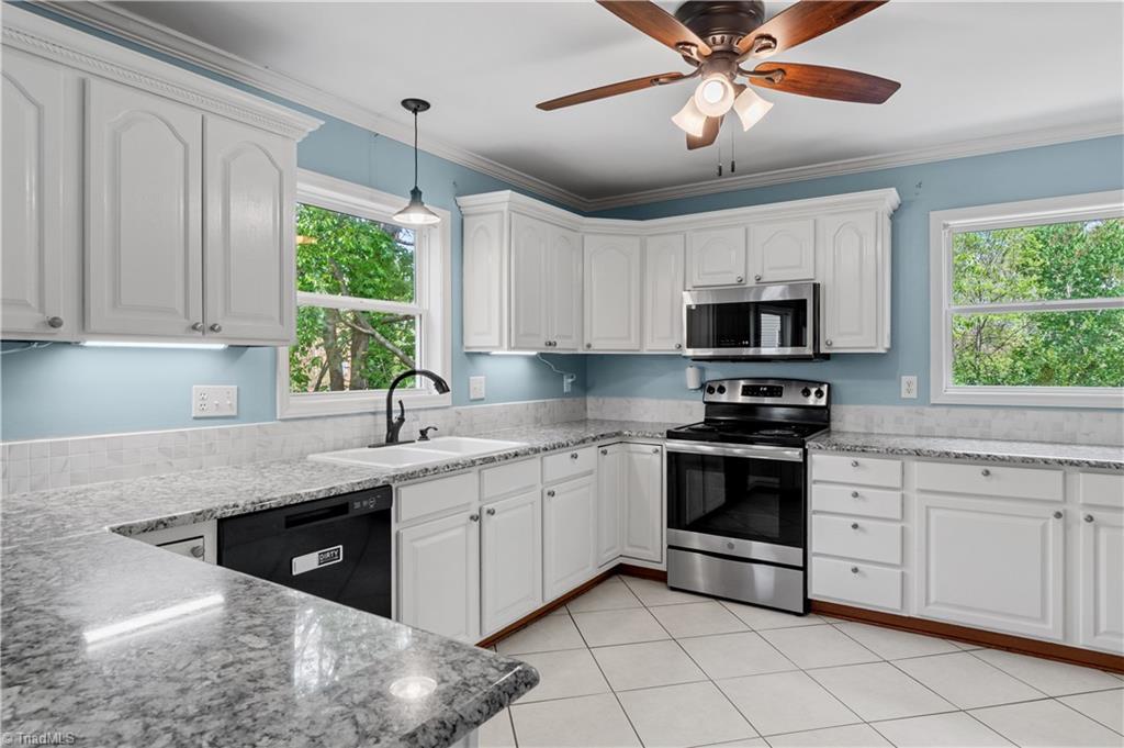 5532 Folkstone Road Pfafftown, NC 27040 - Photo 12 of 41