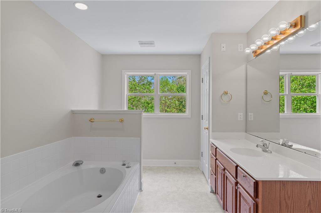5532 Folkstone Road Pfafftown, NC 27040 - Photo 24 of 41