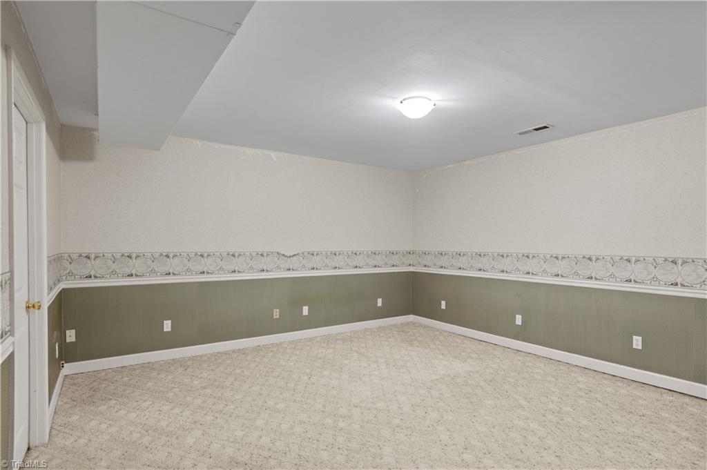 5532 Folkstone Road Pfafftown, NC 27040 - Photo 33 of 41