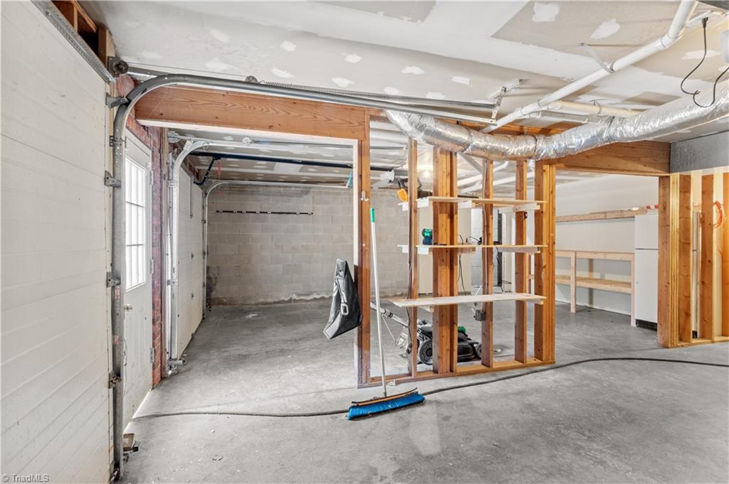 5532 Folkstone Road Pfafftown, NC 27040 - Photo 35 of 41