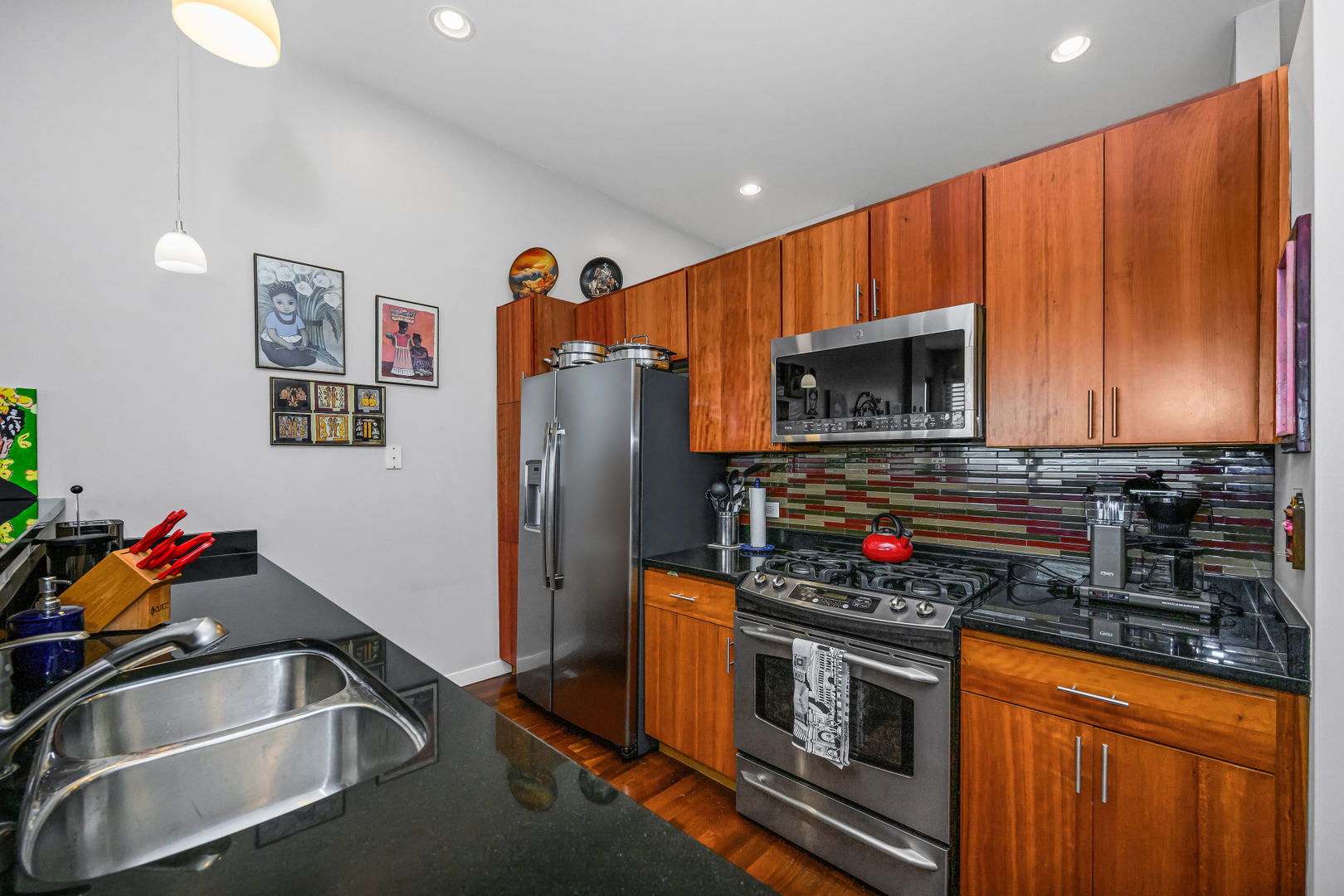 3920 North Sheridan Road, Unit 502 Chicago, IL 60613 - Photo 6 of 23 Gallery Image 6