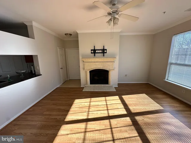 $2,000 | 12901 Centre Park Circle, Unit 220, Herndon, VA 20171