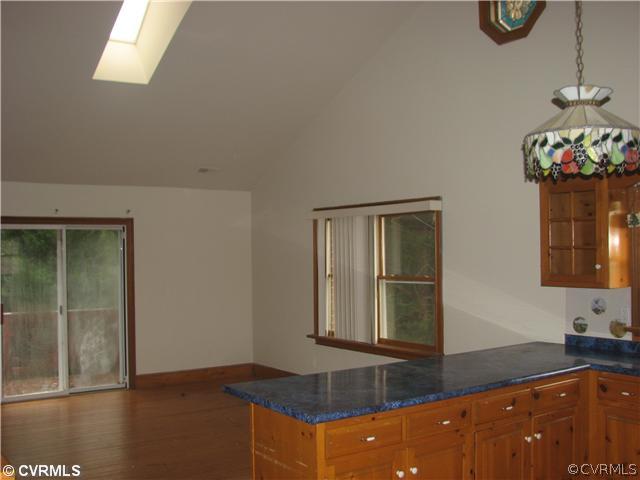 10052 Newtown Road Newtown, VA 23126 - Photo 2 of 10 Den/Family/Great Room - 1