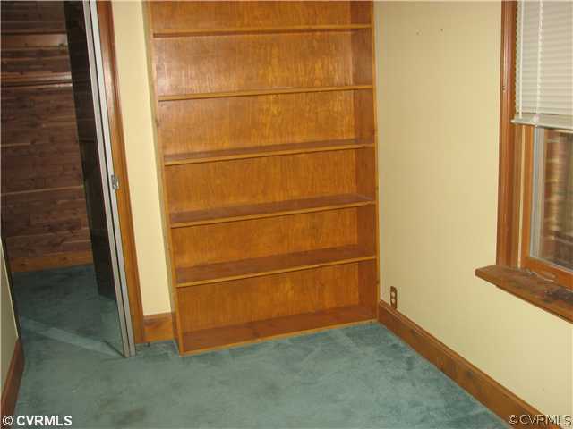 10052 Newtown Road Newtown, VA 23126 - Photo 5 of 10 Other - master closet