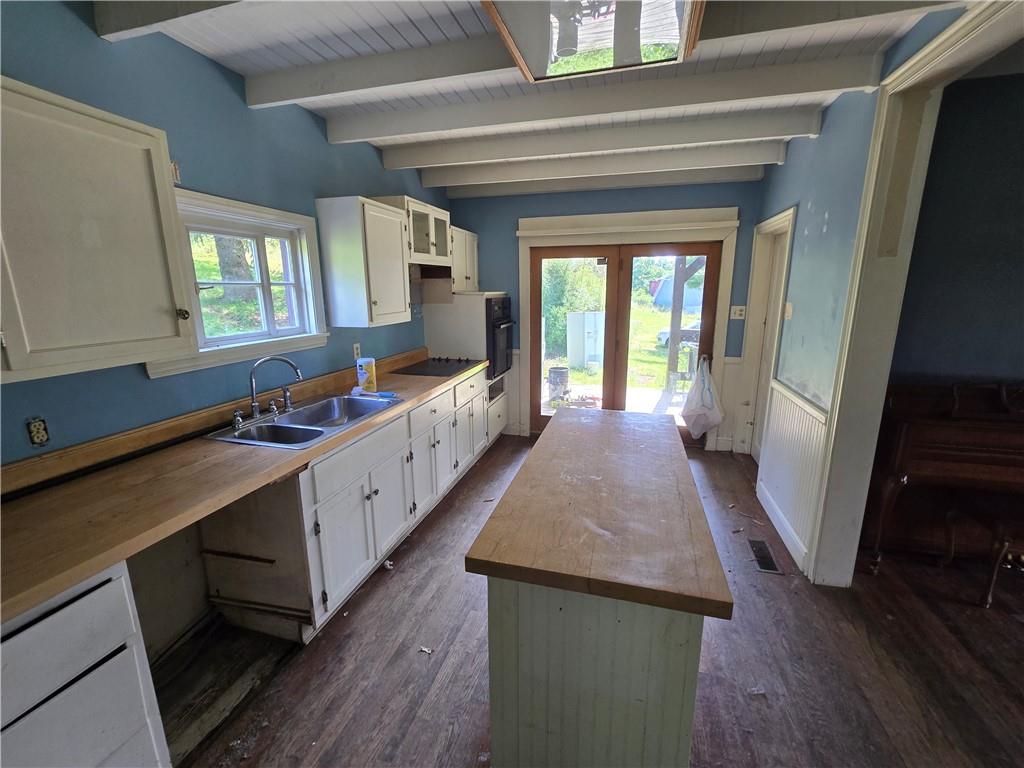 76 Rainey Road Eighty Four, PA 15330 - Photo 2 of 18 a kitchen with sink and window