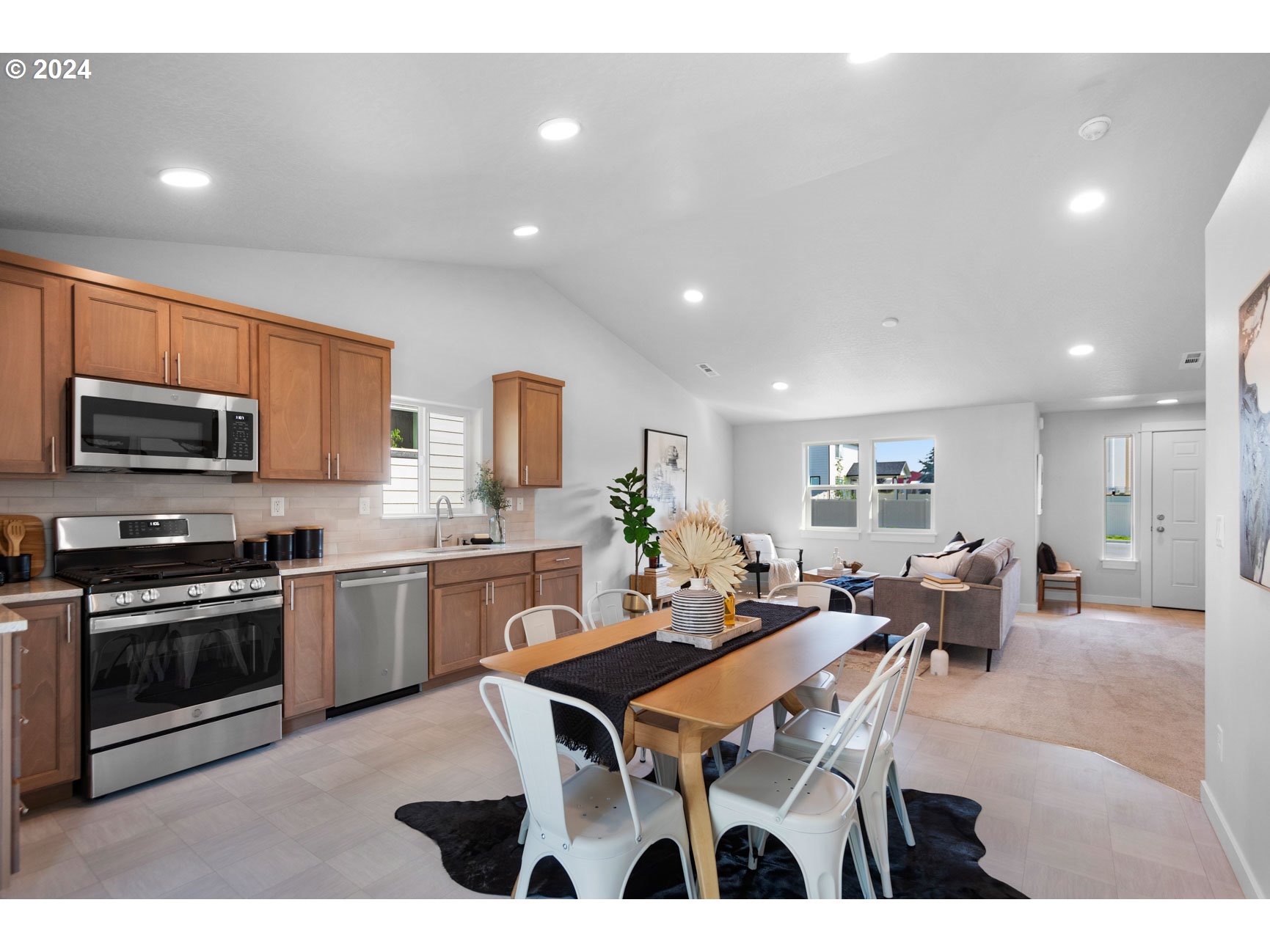 5007 Cedar View Drive Springfield, OR 97478 - Photo 5 of 9