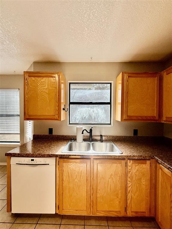 1817 Hidden Valley Road Granbury, TX 76049 - Photo 4 of 19