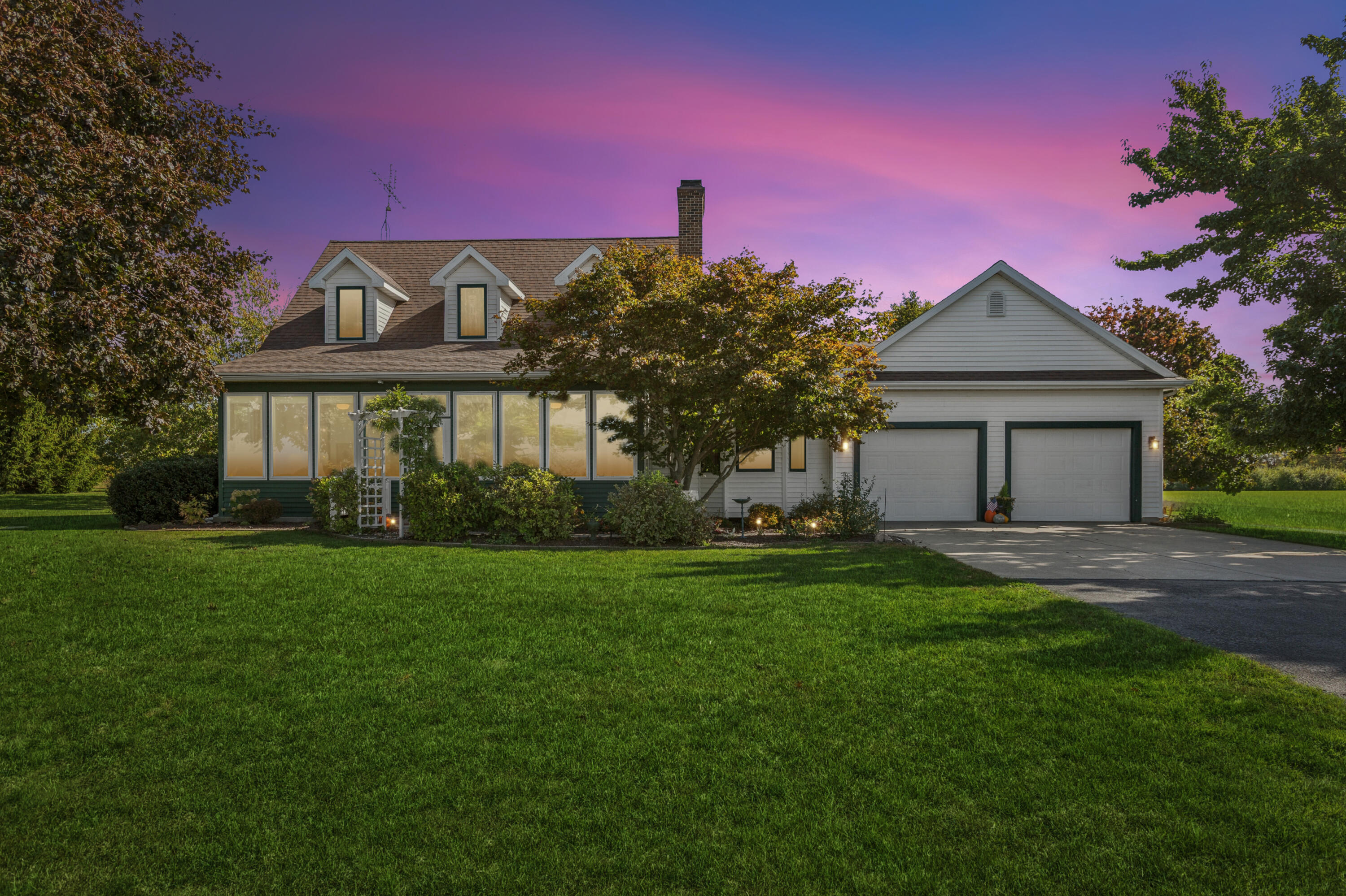 1360 Friday Road Coloma, MI 49038 - Photo 46 of 50 Twilight