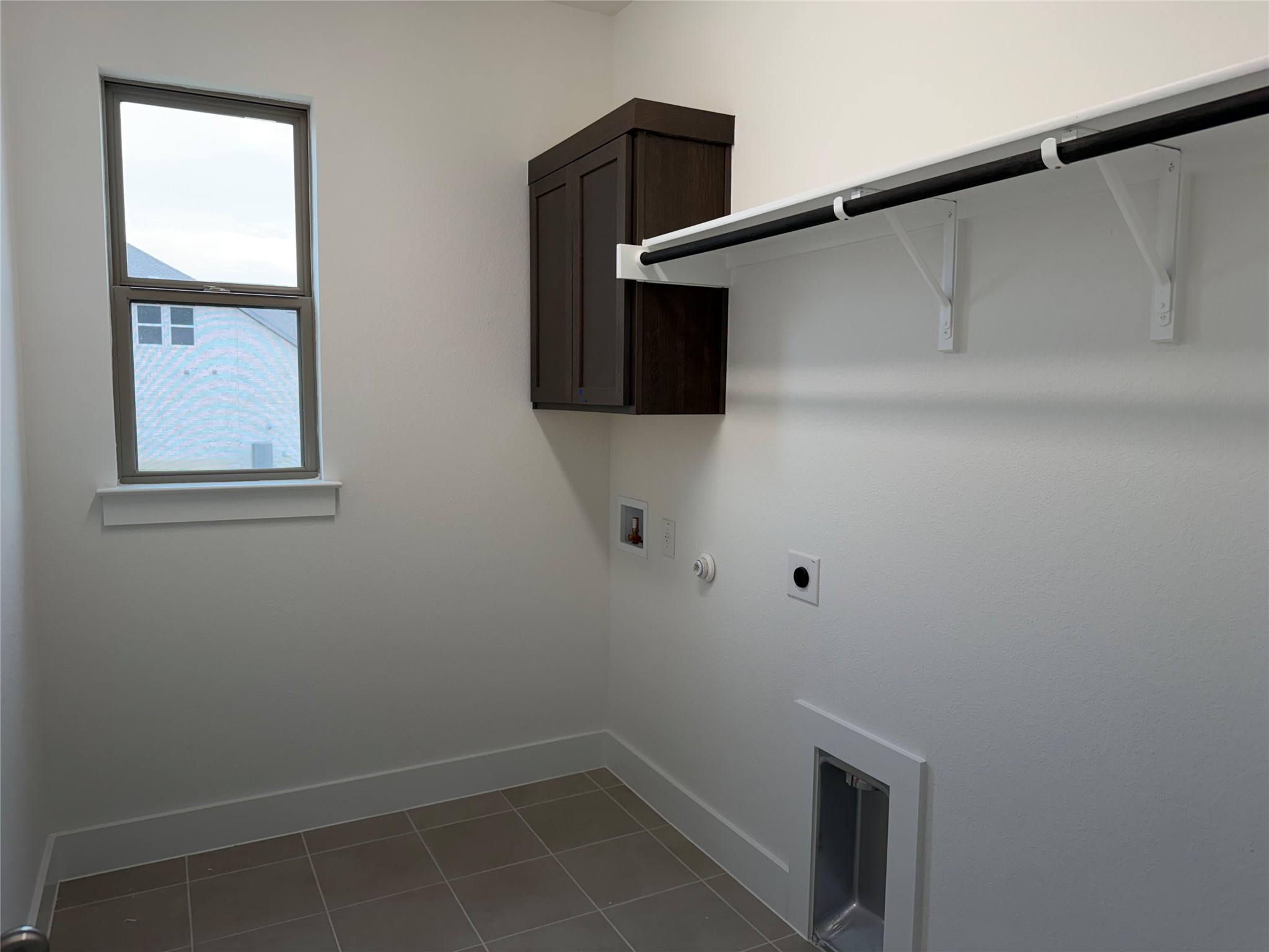 405 Texas Drive Georgetown, TX 78628 - Photo 9 of 18 Utility Room with storage