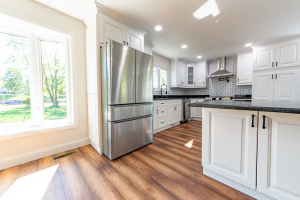 $1,075,000 | 3532 Shoshonee Drive, Columbus, IN 47203