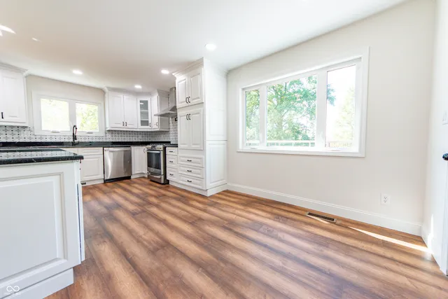 $1,075,000 | 3532 Shoshonee Drive, Columbus, IN 47203