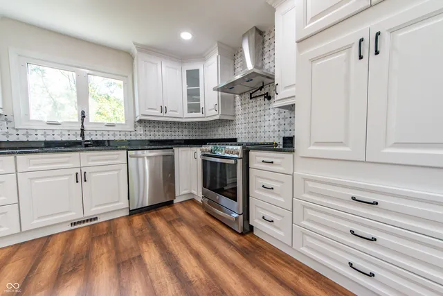 $1,075,000 | 3532 Shoshonee Drive, Columbus, IN 47203