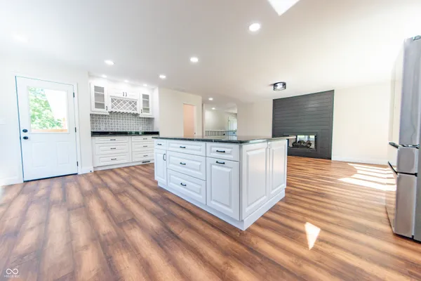 $1,075,000 | 3532 Shoshonee Drive, Columbus, IN 47203