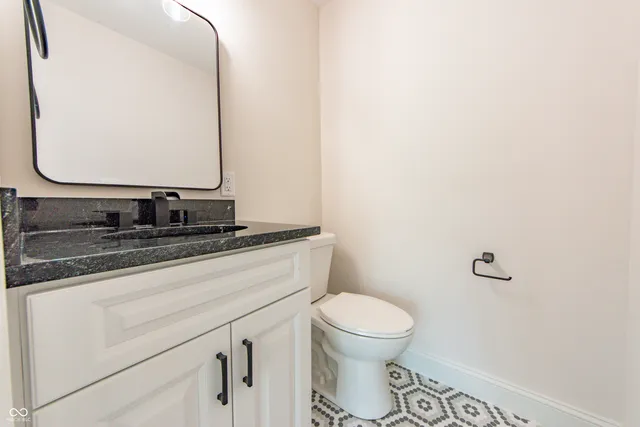 $1,075,000 | 3532 Shoshonee Drive, Columbus, IN 47203