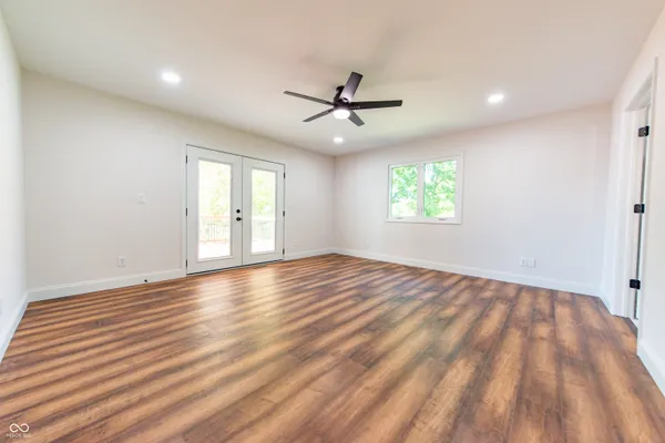 $1,075,000 | 3532 Shoshonee Drive, Columbus, IN 47203