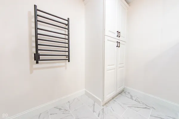 $1,075,000 | 3532 Shoshonee Drive, Columbus, IN 47203