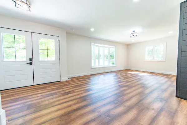 $1,075,000 | 3532 Shoshonee Drive, Columbus, IN 47203