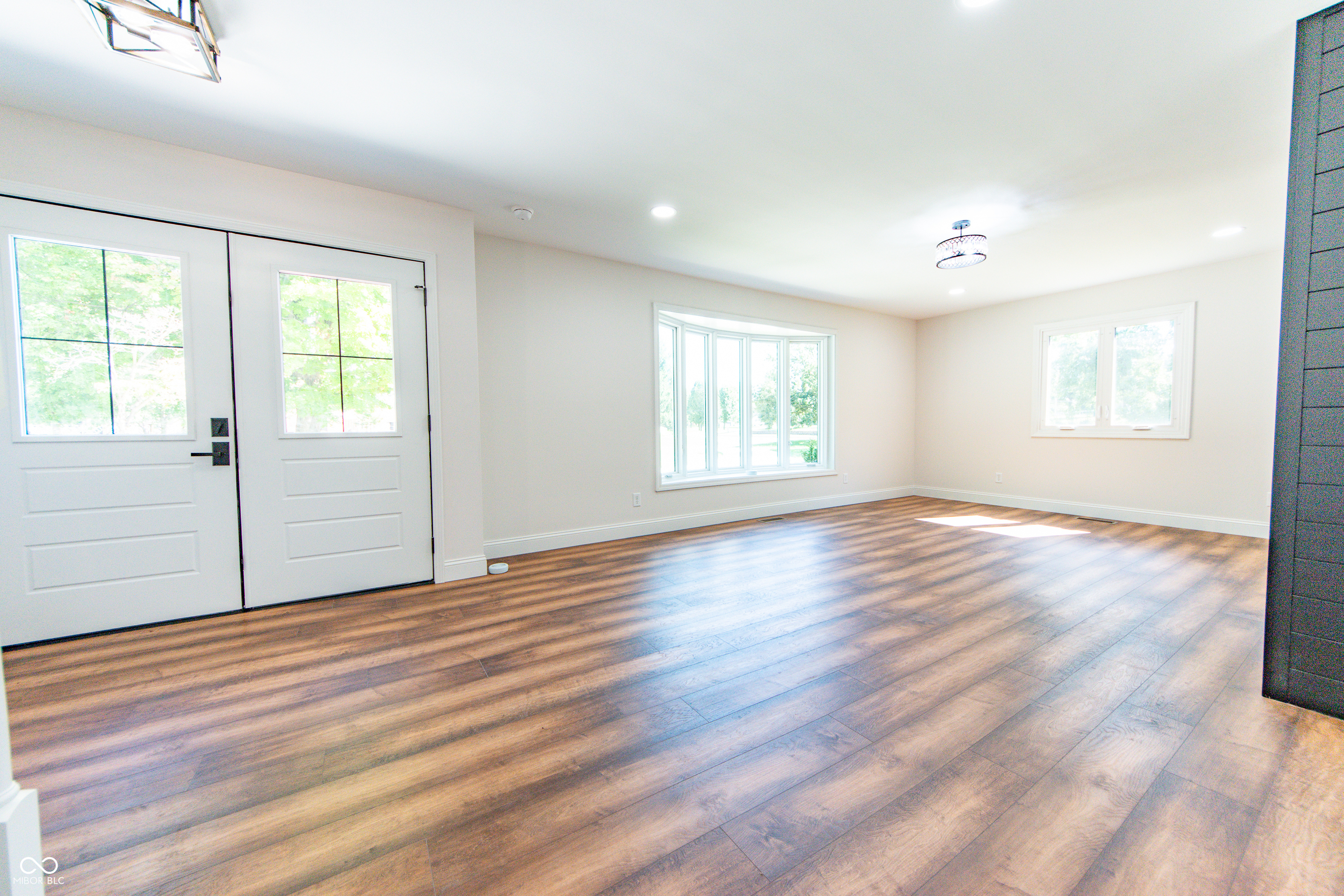 3532 Shoshonee Drive Columbus, IN 47203 - Photo 3 of 76