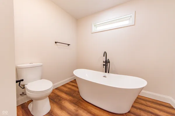 $1,075,000 | 3532 Shoshonee Drive, Columbus, IN 47203