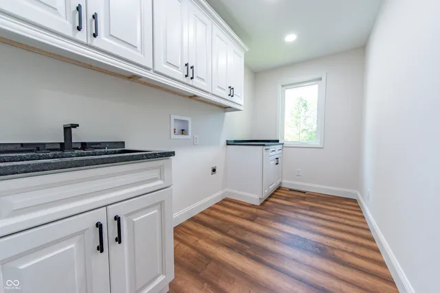 $1,075,000 | 3532 Shoshonee Drive, Columbus, IN 47203