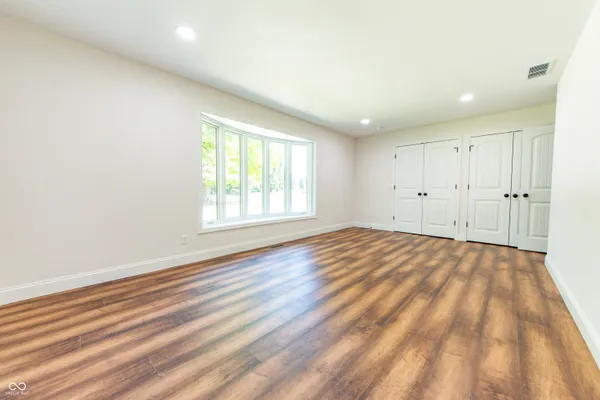 $1,075,000 | 3532 Shoshonee Drive, Columbus, IN 47203