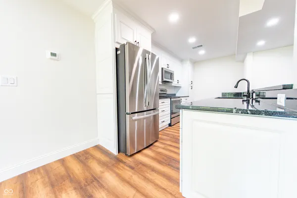 $1,075,000 | 3532 Shoshonee Drive, Columbus, IN 47203