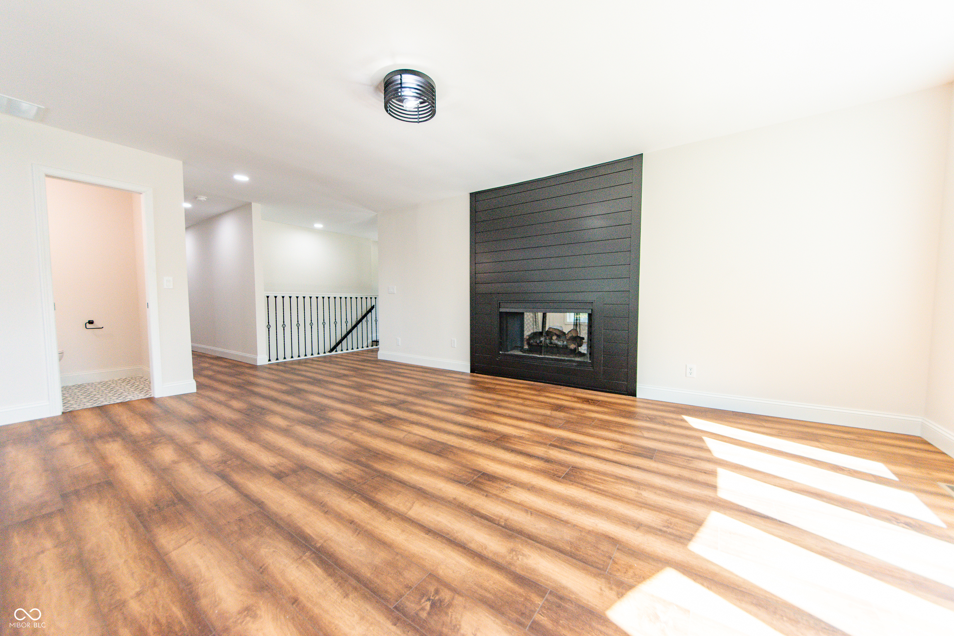 3532 Shoshonee Drive Columbus, IN 47203 - Photo 4 of 76