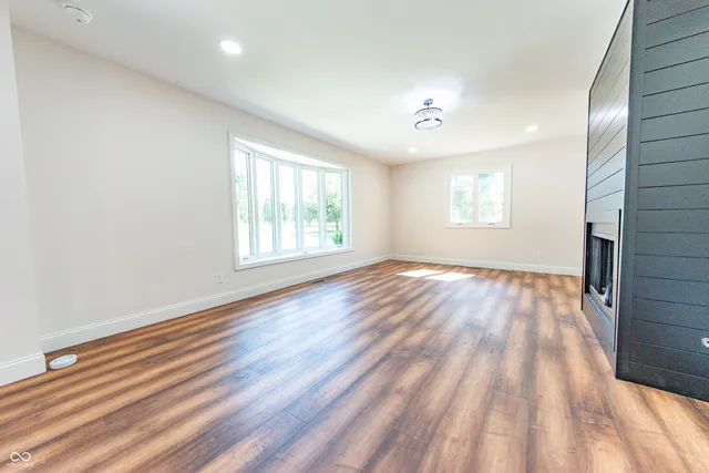 $1,075,000 | 3532 Shoshonee Drive, Columbus, IN 47203