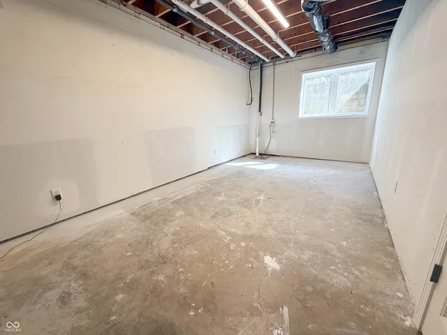 $1,075,000 | 3532 Shoshonee Drive, Columbus, IN 47203