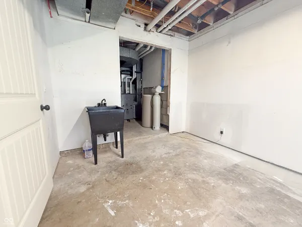 $1,075,000 | 3532 Shoshonee Drive, Columbus, IN 47203