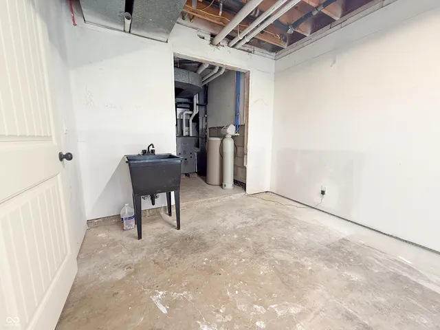 $1,075,000 | 3532 Shoshonee Drive, Columbus, IN 47203