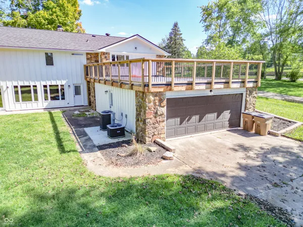 $1,075,000 | 3532 Shoshonee Drive, Columbus, IN 47203