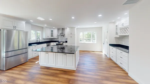 $1,075,000 | 3532 Shoshonee Drive, Columbus, IN 47203