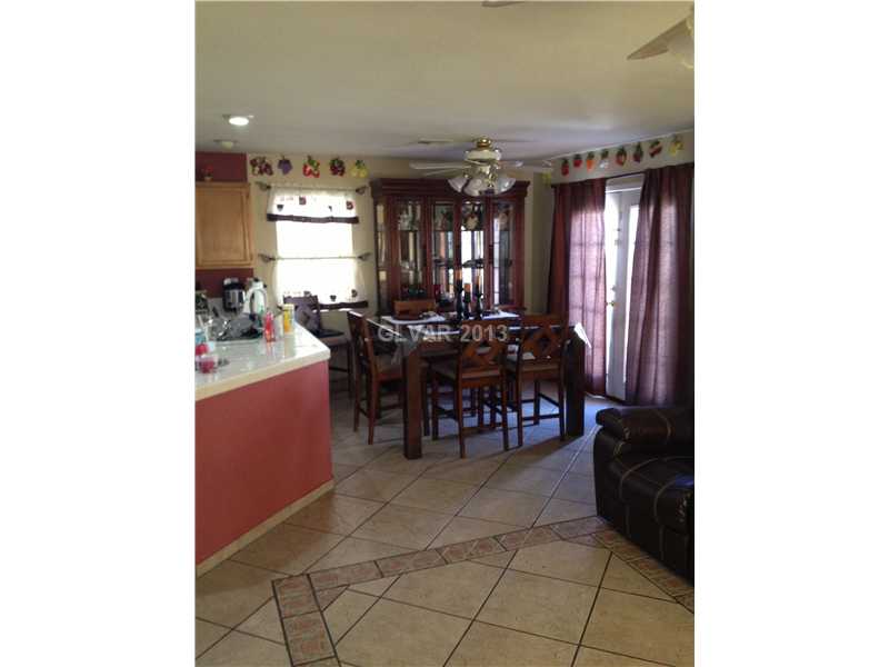 2778 Quaker Ridge Road Las Vegas, NV 89142 - Photo 4 of 5 Kitchen.