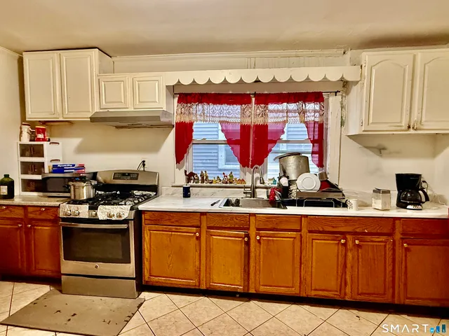 $850,000 | 60 Stephen Street, Stamford, CT 06902