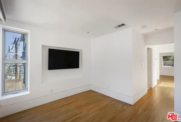 $6,250 | 631 Cross Avenue, Los Angeles, CA 90065