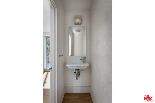 $6,250 | 631 Cross Avenue, Los Angeles, CA 90065